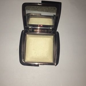 Like new hourglass diffused light powder